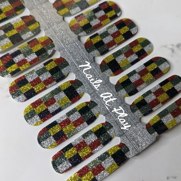 5 for $15 Nail Wraps- CheckMate - Picture 1 of 3